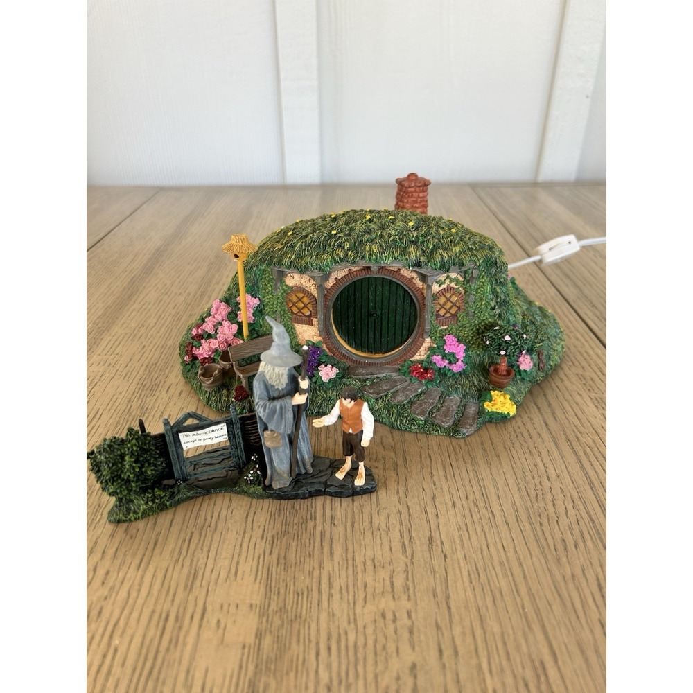 Bag End Gift Set Dept 56 Lord of the Rings Fellowship of the Ring Frodo Gandalf
